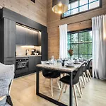 Ski-in & Out Skyline Penthouse By Hilla Lägenhet *