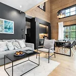 Ski-in & Out Skyline Penthouse By Hilla Lägenhet *