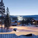 Ski-in & Out Skyline Penthouse By Hilla Levi
