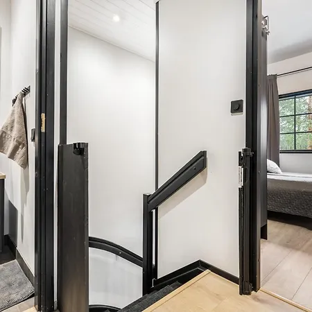 Ski-in & Out Skyline Penthouse By Hilla Apartamento Levi