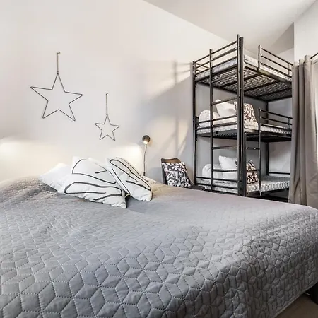 Ski-in & Out Skyline Penthouse By Hilla * Levi