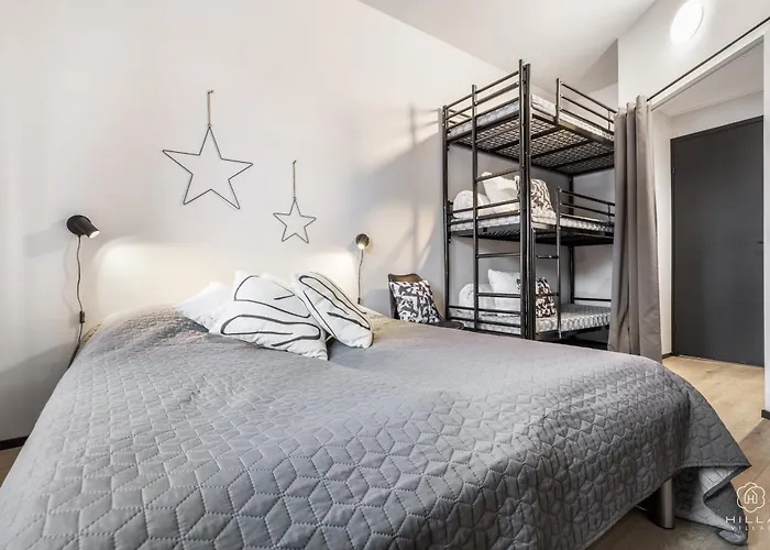 Ski-in & Out Skyline Penthouse By Hilla * ليفي