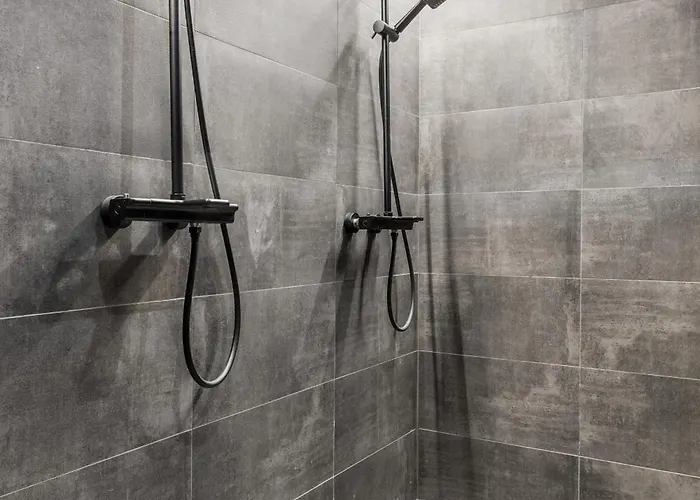 Ski-in & Out Skyline Penthouse By Hilla شقة ليفي